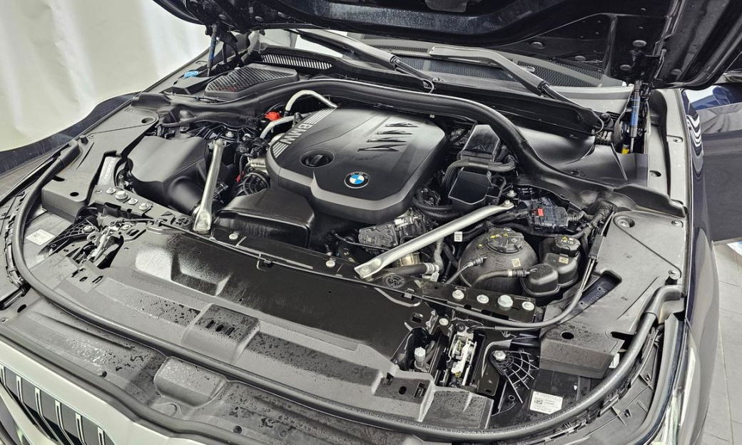 BMW 5-Series 523d M Sport, 2025