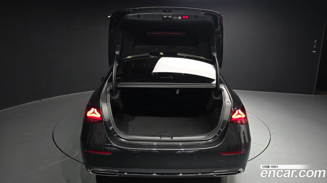 Mercedes-Benz E-Class E200 Avantgarde, 2025