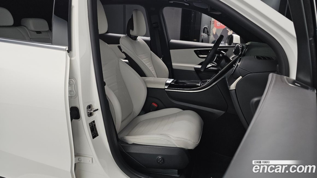 Mercedes-Benz GLC-Class GLC300 4MATIC AMG Line, 2024