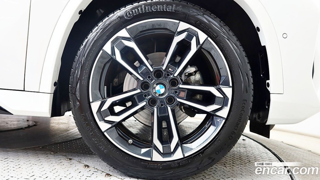BMW X1 xDrive 20i M Sport, 2024