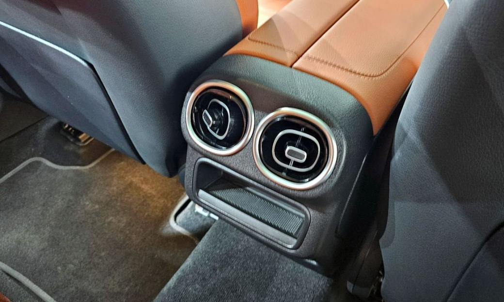 Mercedes-Benz GLC-Class GLC 300 4MATIC Avantgarde, 2025