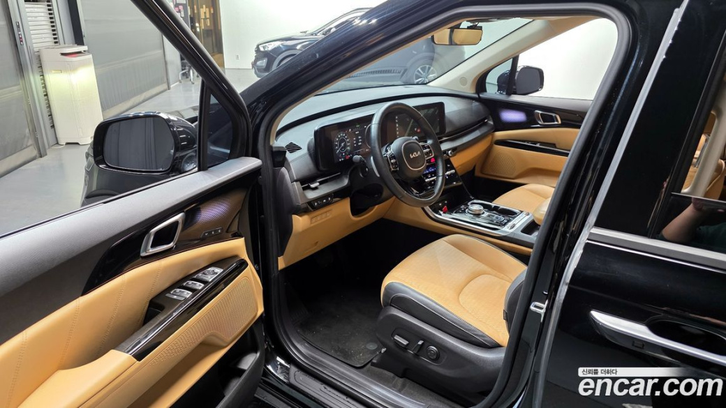 Kia Carnival 9-Seater Signature, 2023