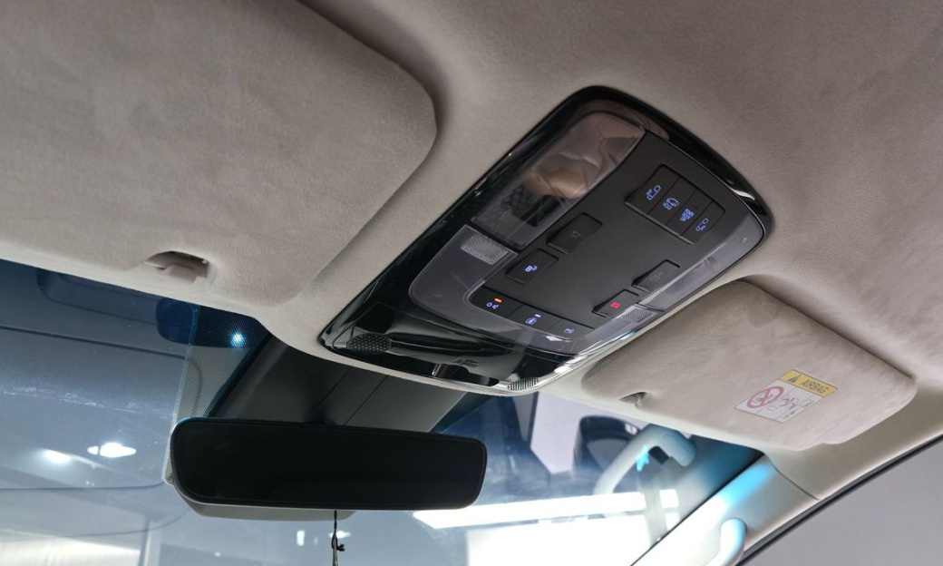 Hyundai Staria Lounge 9-Seater, 2022