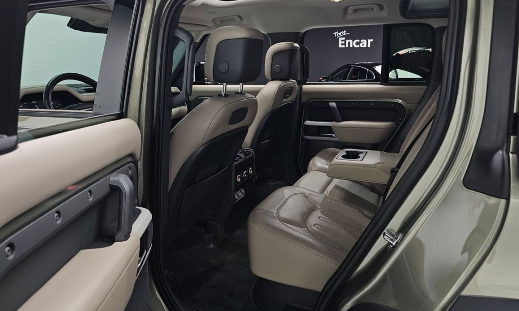 Land Rover Defender 110 D300 HSE, 2022
