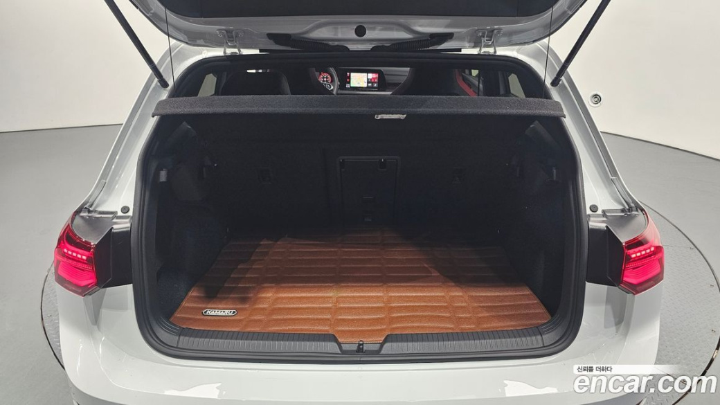 Volkswagen Golf 2.0 GTI, 2024
