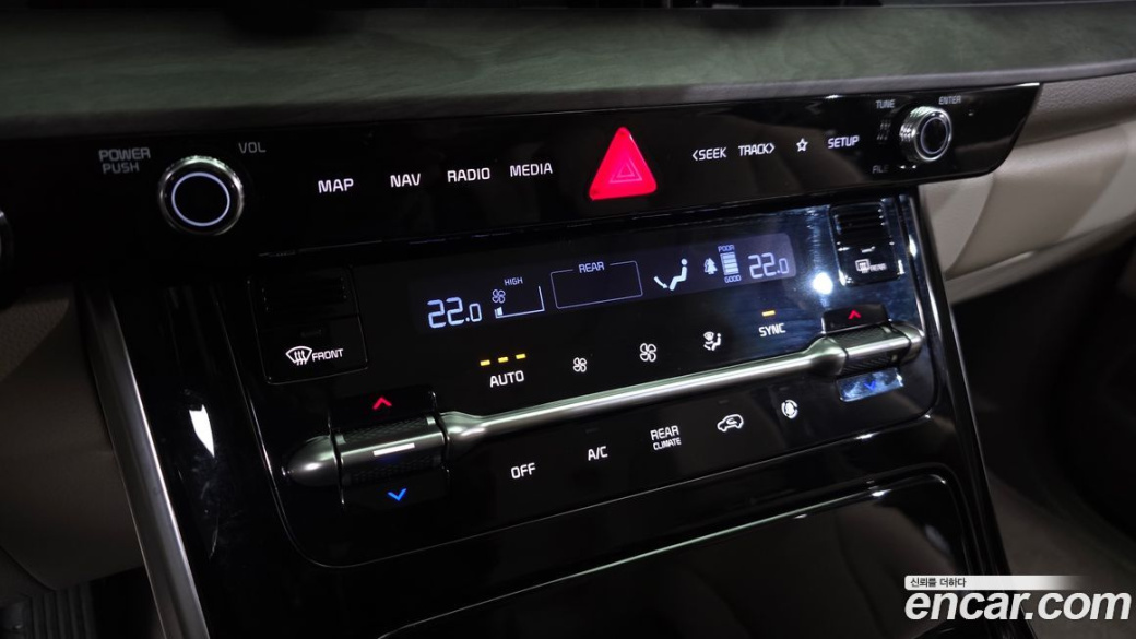 Kia Carnival 9-Seater Signature, 2023