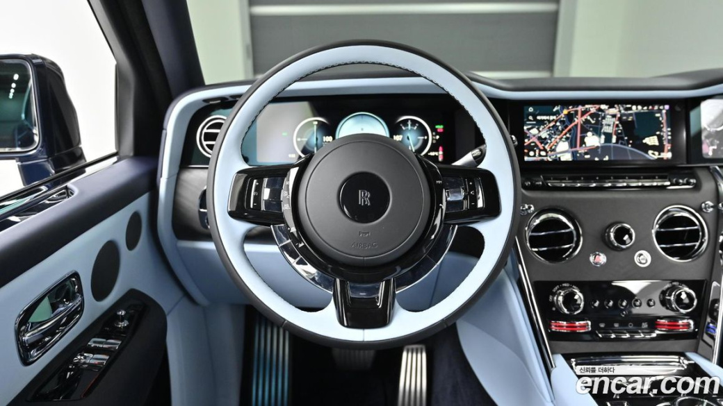 Rolls-Royce Cullinan 6.7 V12, 2025