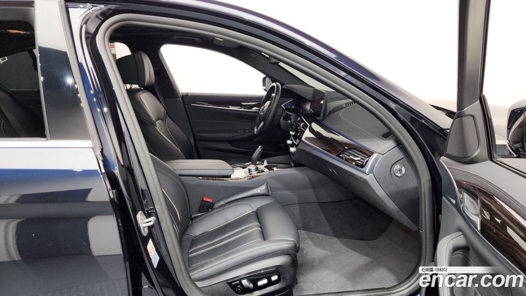 BMW 5-Series 520i M Sport, 2022