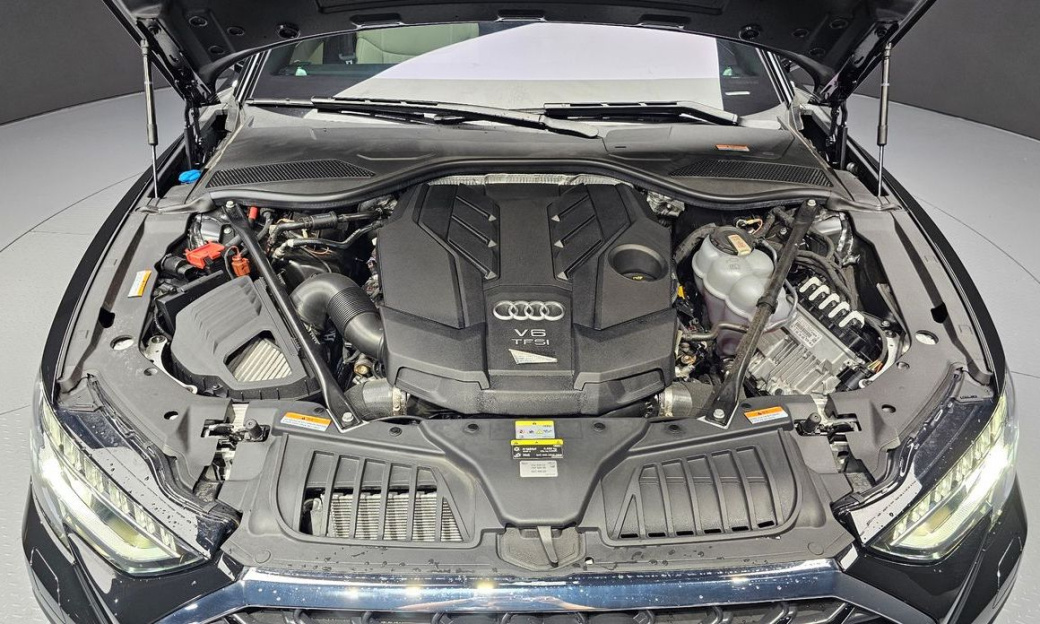 Audi A8 55 TFSI Quattro Premium LWB, 2022