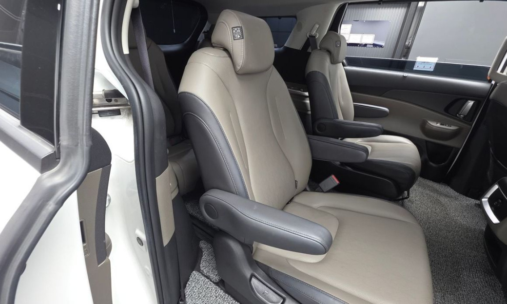 Kia Carnival 9-Seater Noblesse, 2024