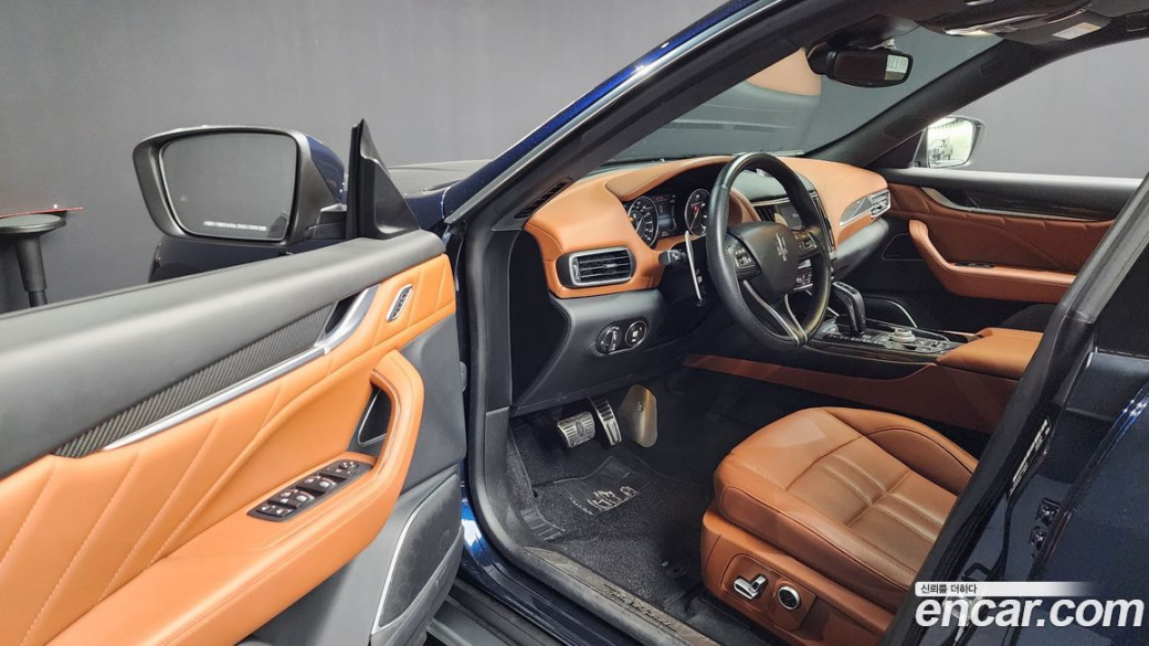 Maserati Levante 3.0 AWD Modena, 2022