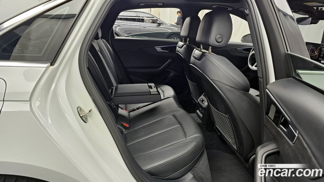 Audi A4 40 TFSI Premium, 2023