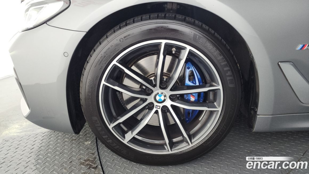 BMW 5-Series 520i M Sport, 2023