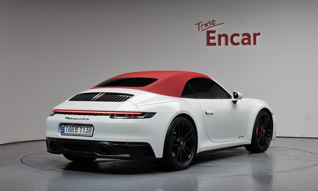 Porsche 911 Carrera 4 GTS Cabriolet, 2024