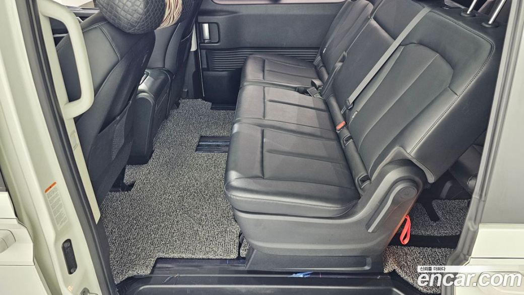 Hyundai Staria 4WD Tourer 9-Seater, 2023