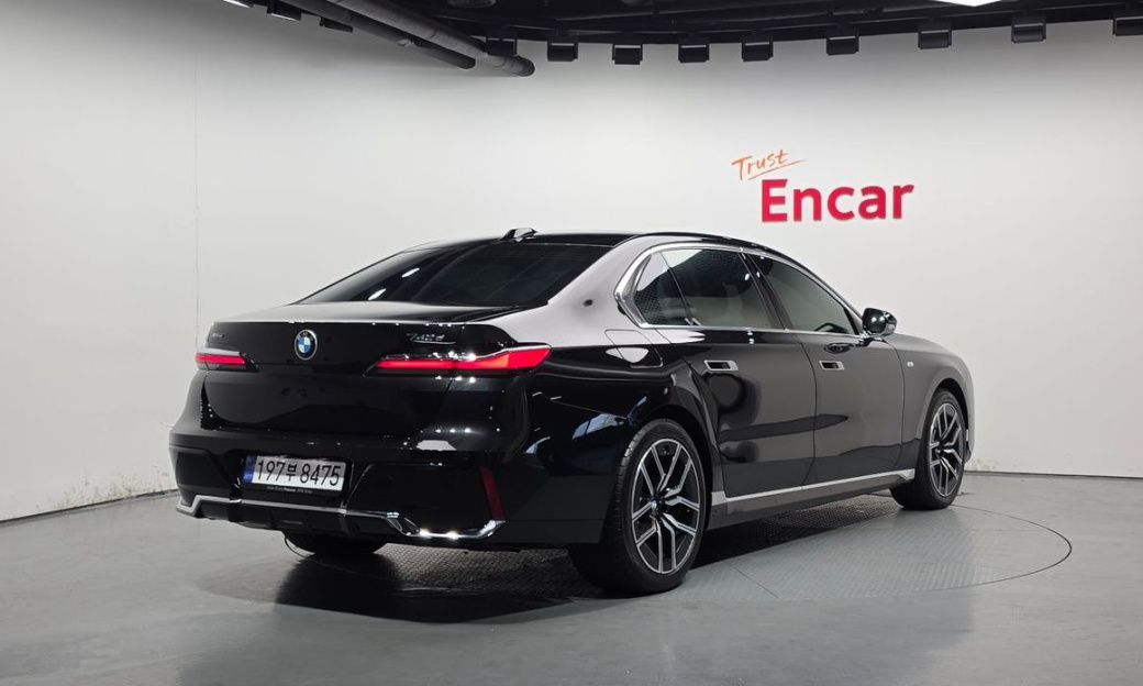 BMW 7-Series 740d xDrive M Sport, 2025