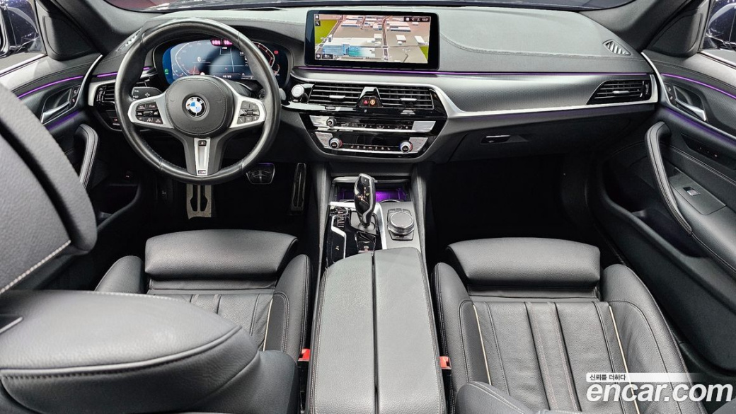 BMW 5-Series 520i M Sport, 2022