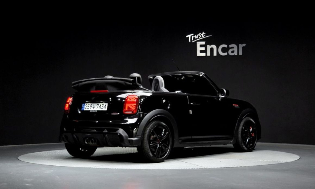 Mini Cooper Convertible JCW, 2022