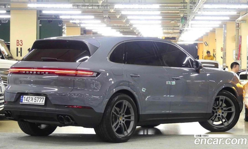Porsche Cayenne 3.0, 2024