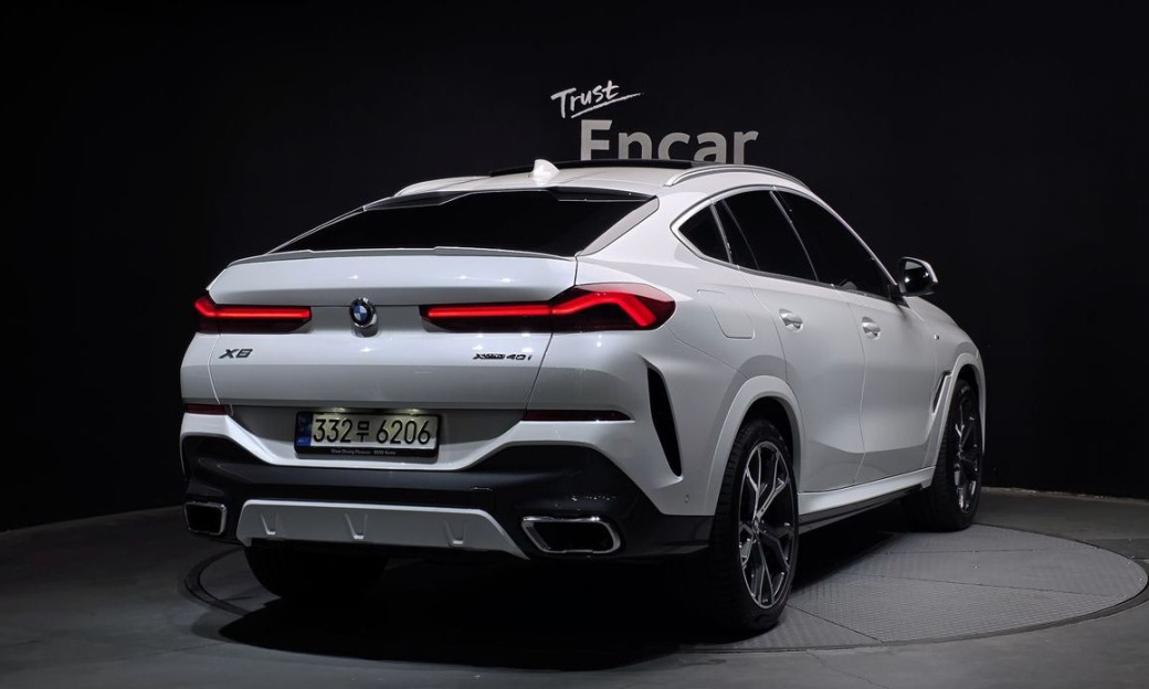 BMW X6 xDrive40i M Sport, 2022