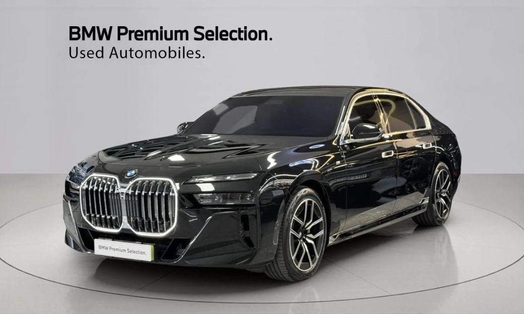 BMW 7-Series 740i xDrive M Sport, 2025