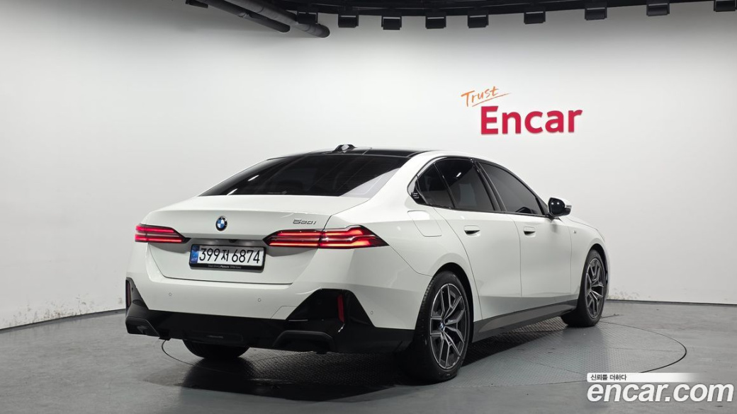 BMW 5-Series 520i M Sport, 2025