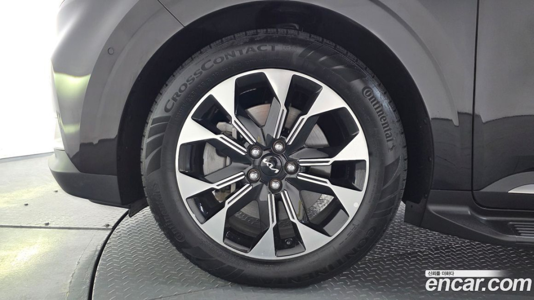 Kia Carnival 9-Seater Signature, 2023