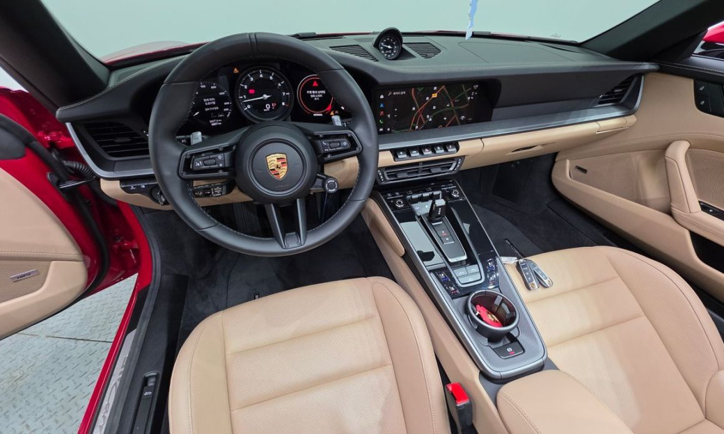 Porsche 911 Carrera 4S Cabriolet, 2024