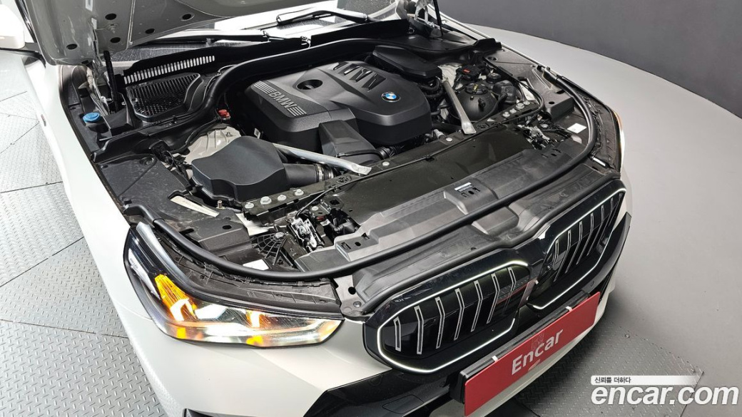 BMW 5-Series 520i M Sport, 2025