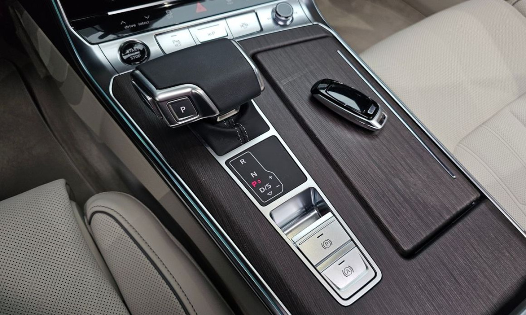Audi A6 45 TFSI Premium, 2025