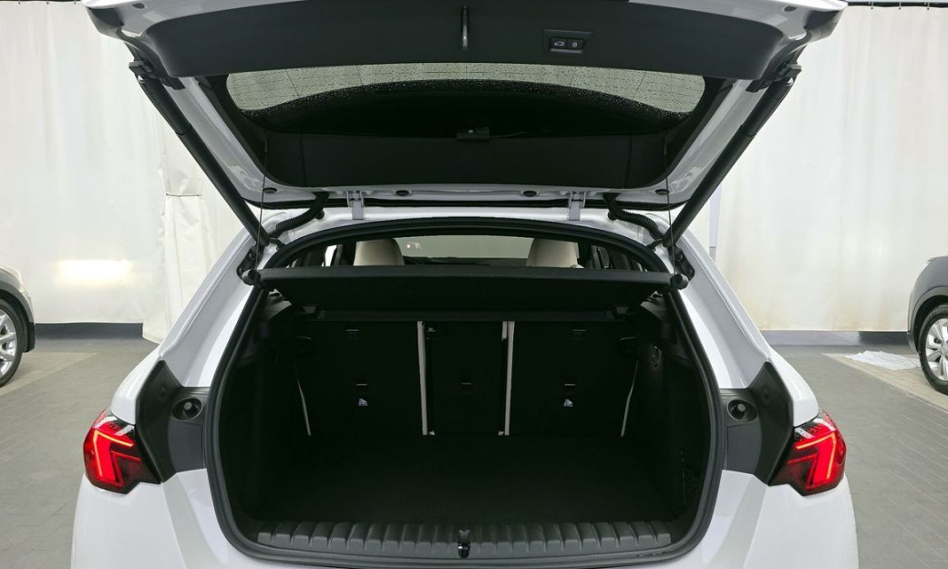 BMW 1-Series 120 M Sport, 2025