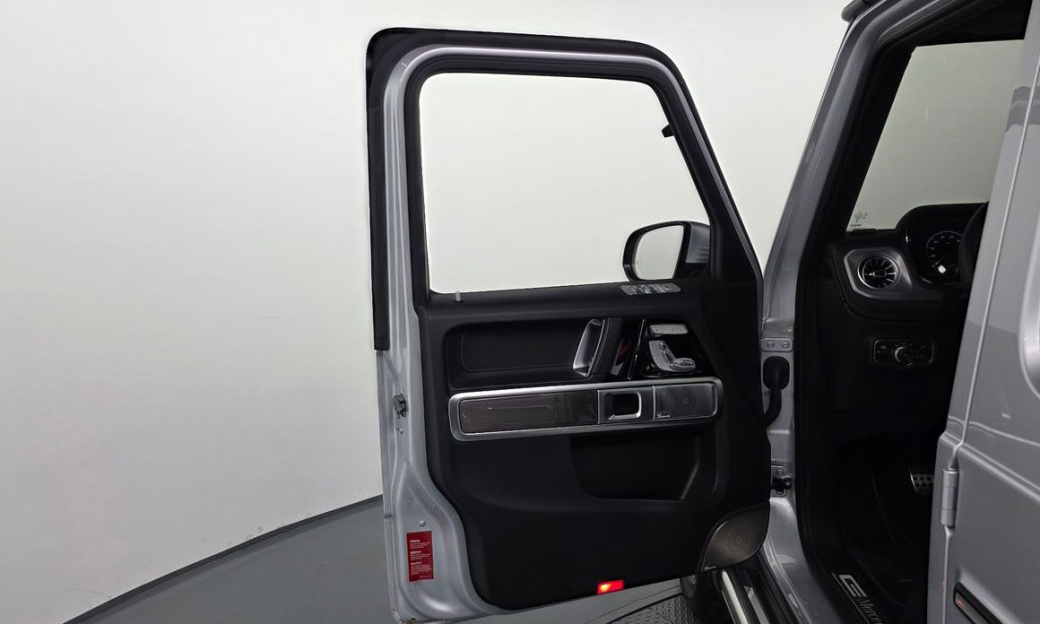 Mercedes-Benz G-Class G450d, 2025