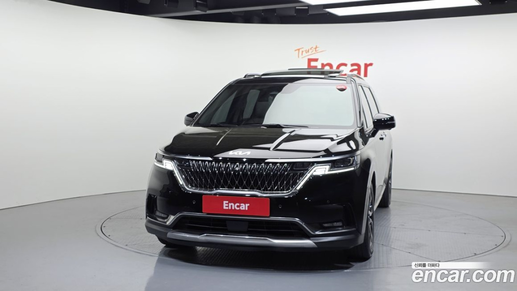 Kia Carnival 7-Seater Signature, 2023