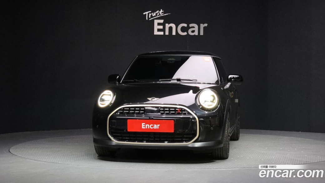 Mini Cooper Favoured, 2025