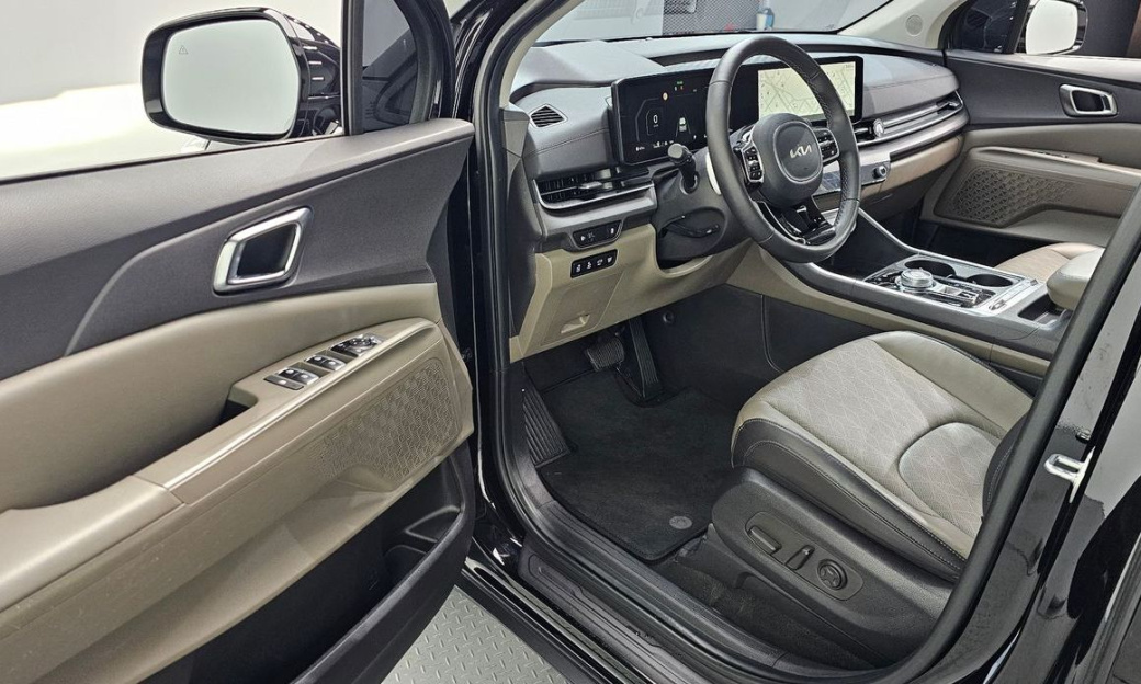 Kia Carnival 9-Seater Noblesse, 2025