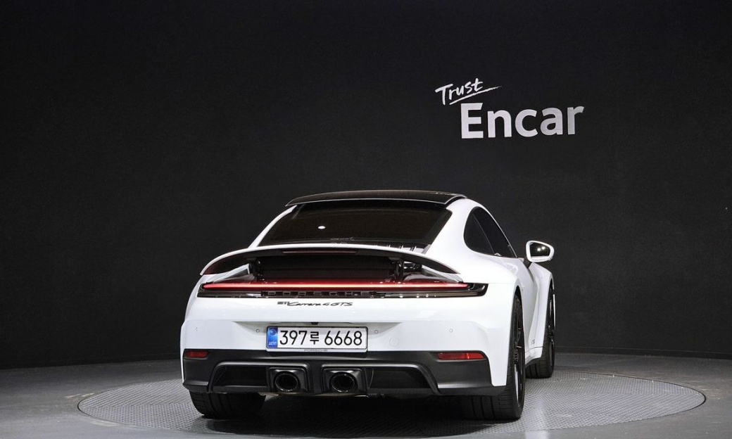 Porsche 911 Carrera 4 GTS, 2026