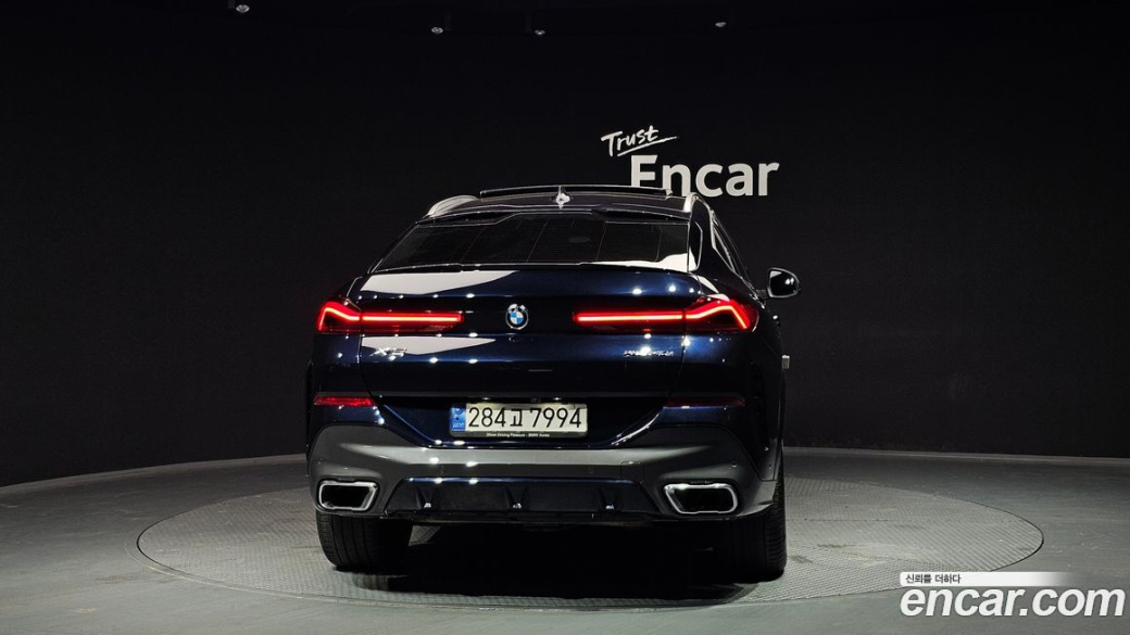 BMW X6 xDrive40i M Sport, 2022