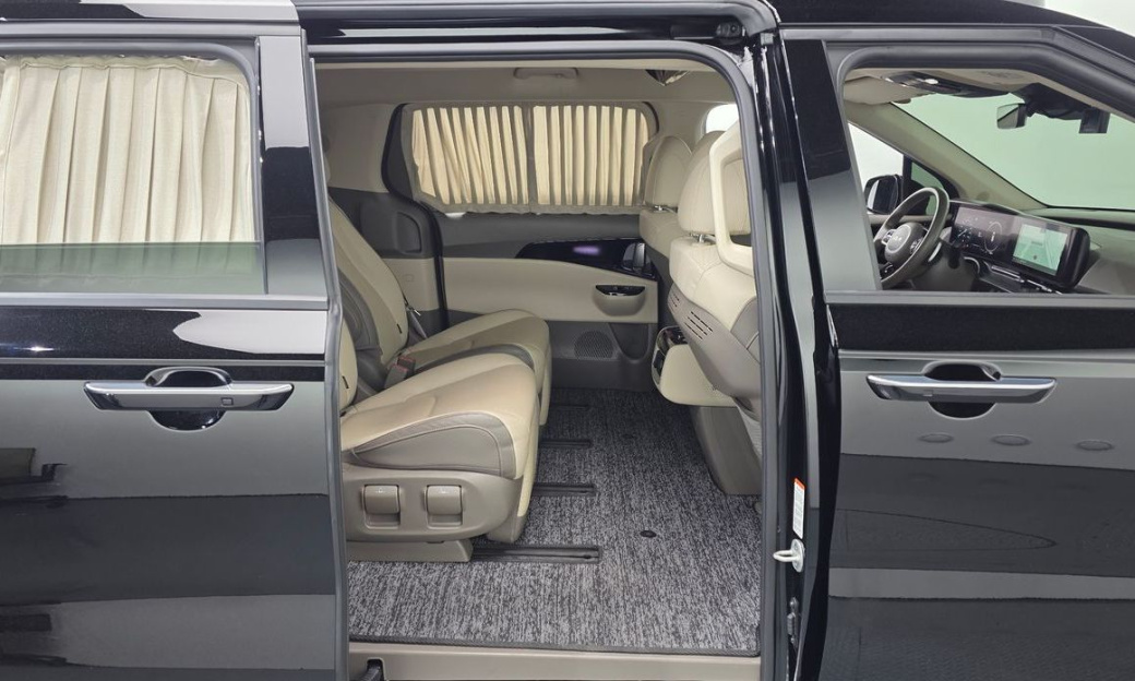 Kia Carnival 7-Seater Hi-Limousine, 2022