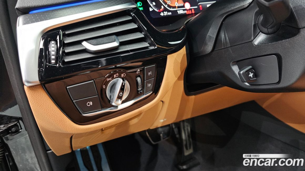 BMW 5-Series 520i M Sport, 2023