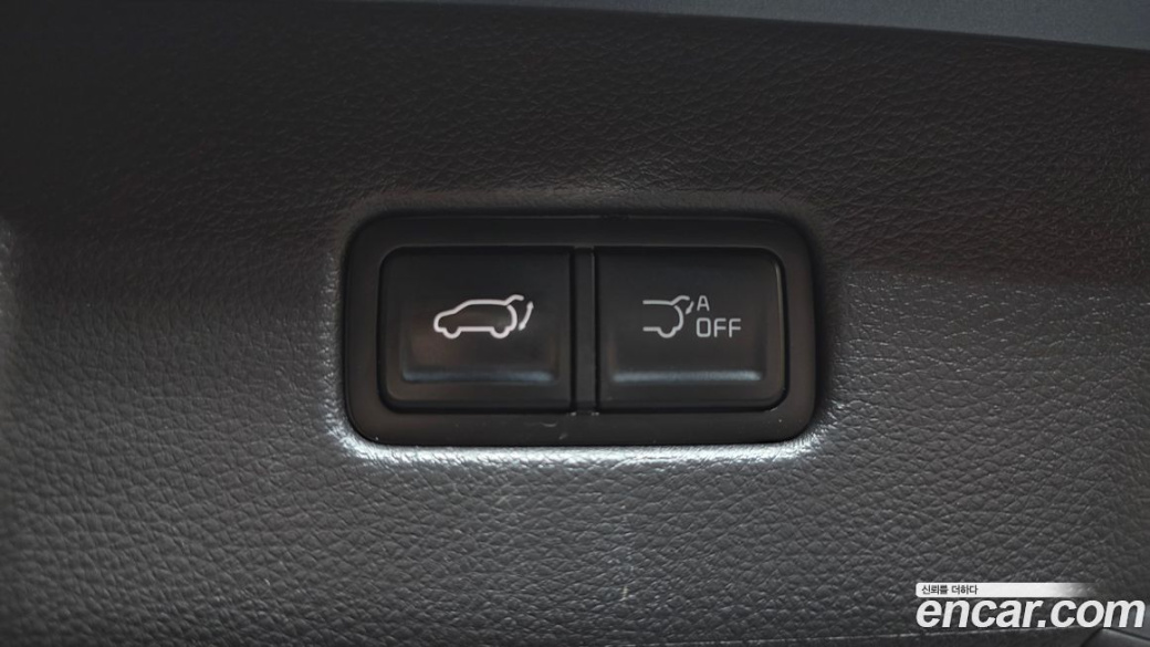 Kia Carnival 7-Seater Outdoor, 2024