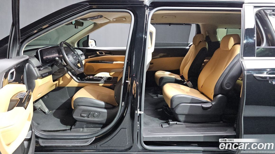 Kia Carnival 9-Seater Noblesse, 2023