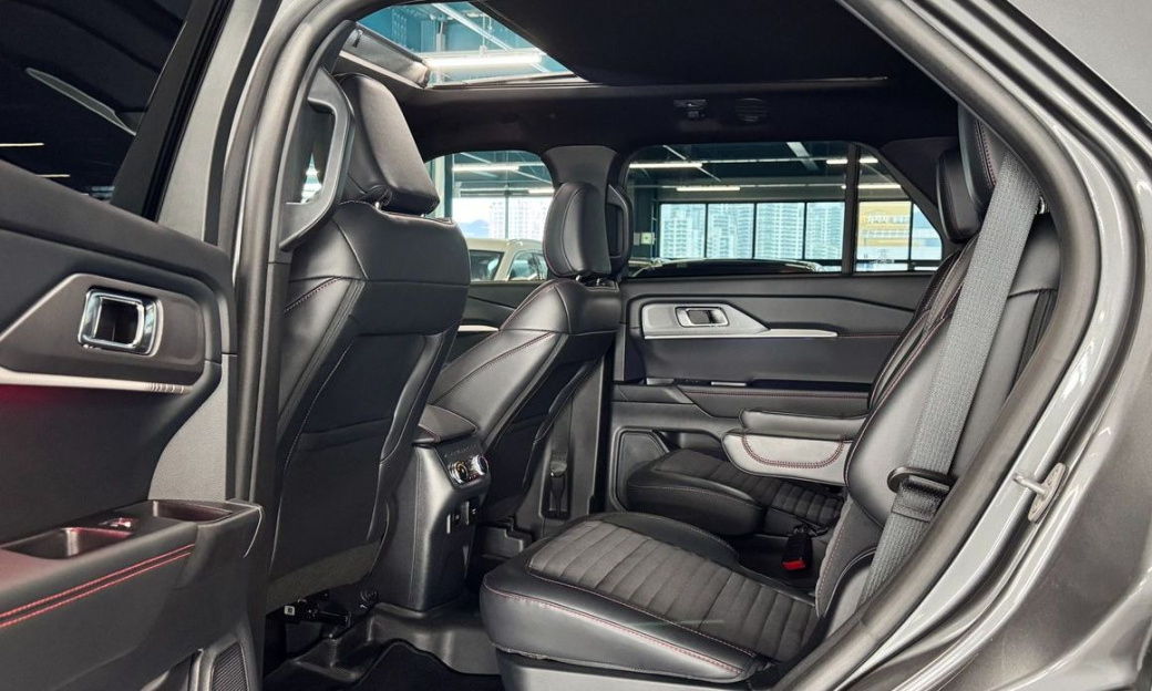 Ford Explorer 2.3 ST-Line 4WD, 2025