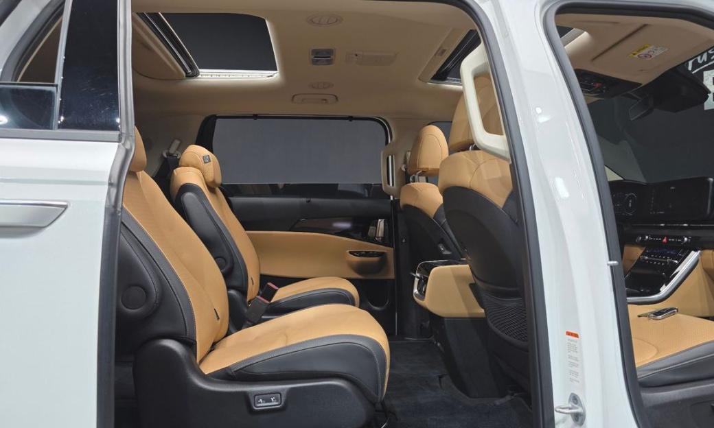 Kia Carnival 9-Seater Signature, 2023