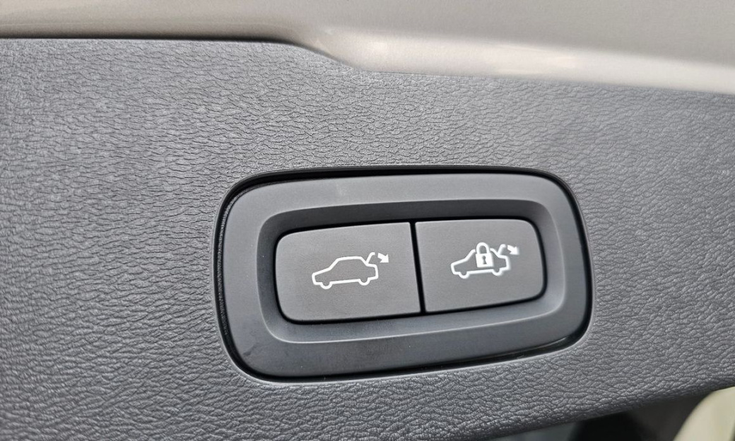 Volvo V60 B5 Ultimate AWD, 2024