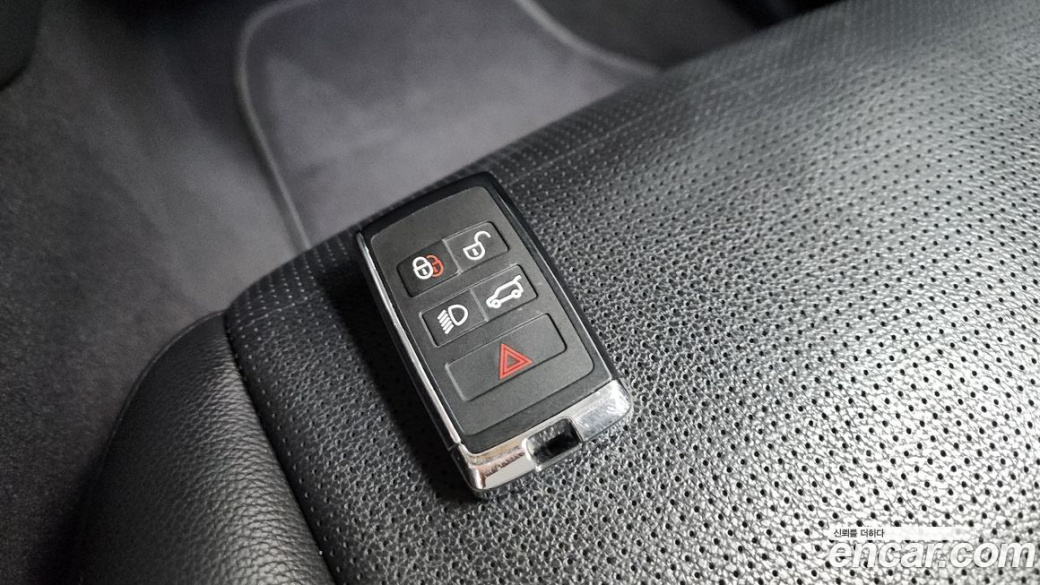Land Rover Discovery Sport P250 SE, 2022