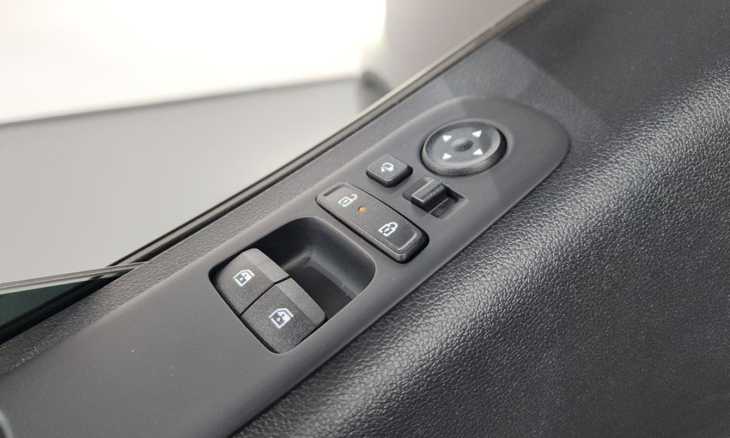 Hyundai Staria Lounge 9-Seater, 2025
