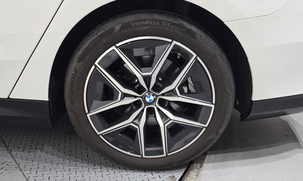BMW 5-Series 520i M Sport, 2024