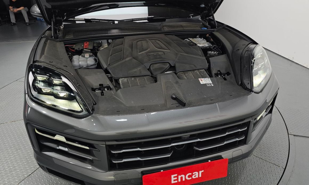 Porsche Cayenne 3.0, 2024