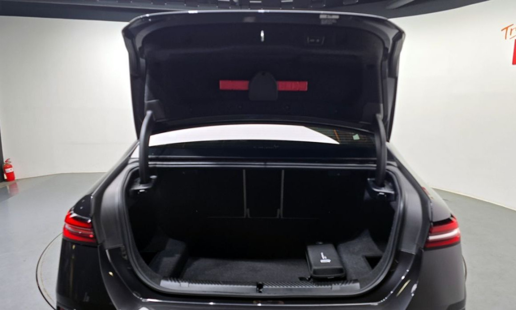 BMW 5-Series 520i M Sport, 2024