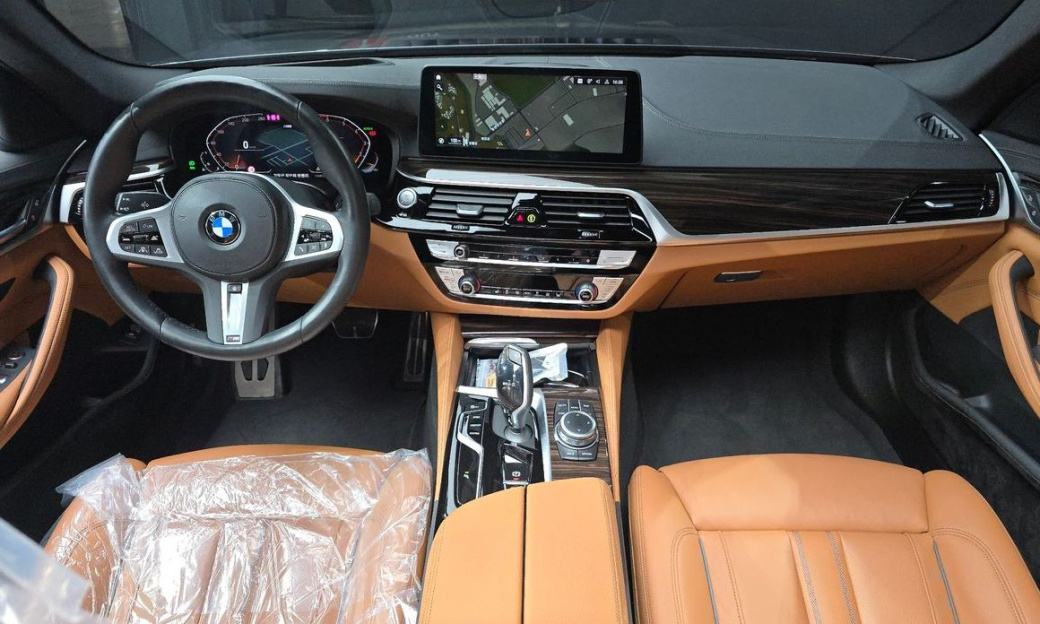 BMW 5-Series 520i M Sport, 2022